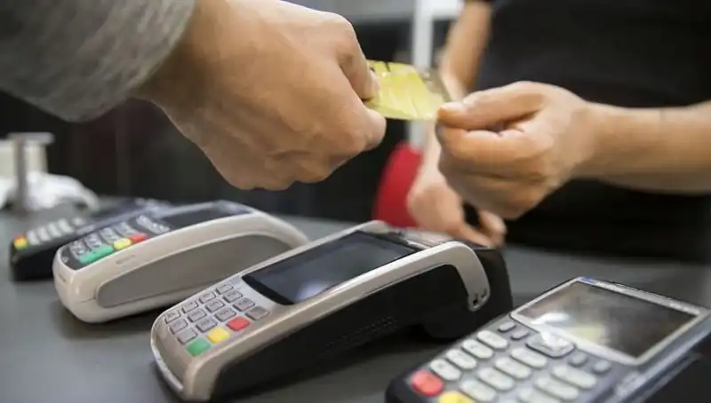 Kartlı Harcamalarda Gizli Artış Tehlikesi: Tüketiciler Dikkat!