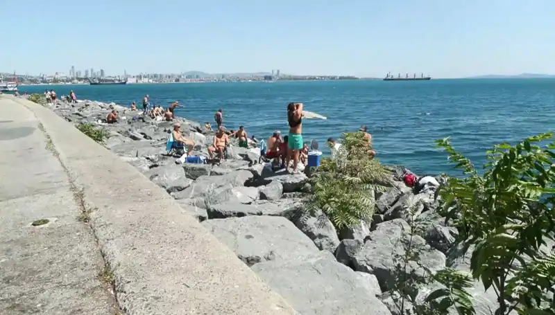İstanbul’un Sıcak Hava Etkisi: Sahiller Dolduruyor