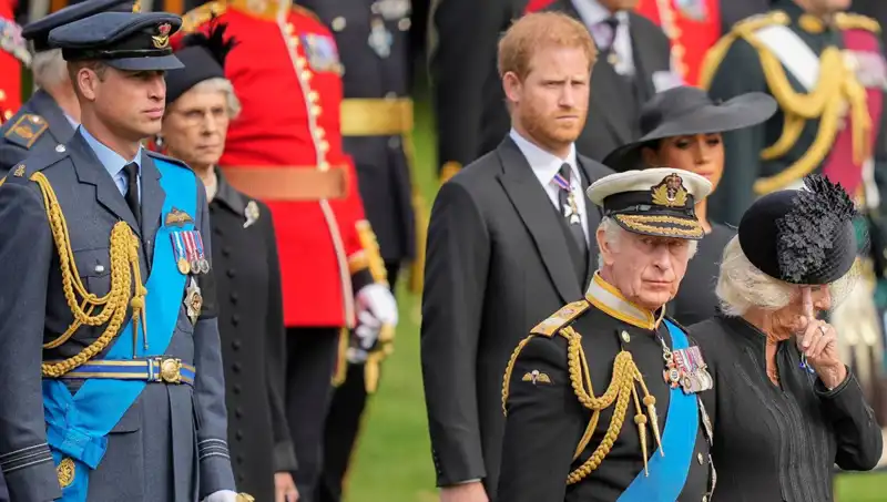 Kral Charles'tan Prens Harry'e Soğuk Rüzgar: İletişim Kapalı mı?