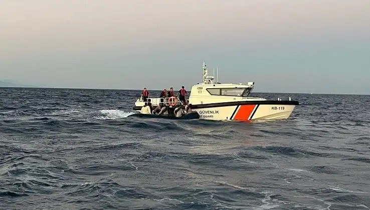 Ayvacık Açıklarında 17 Göçmen Kurtarıldı: Detaylar ve Son Gelişmeler