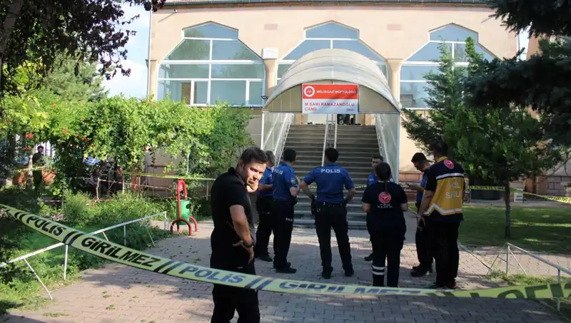 İntikam İçin Camiye Sızdı: Namazda Katledilen Kurbanın Korkunç Sonu