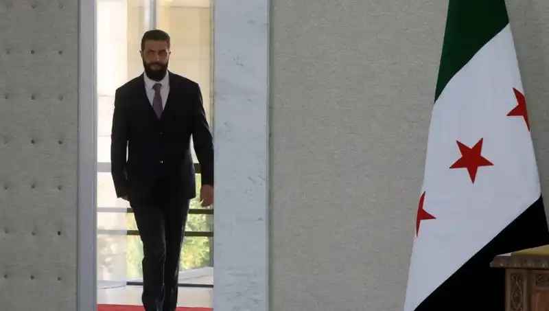 Paris’te Şara-Macron Zirvesi: Suriye’nin Yeniden İnşası İçin Yeni Bir Dönem Başlıyor