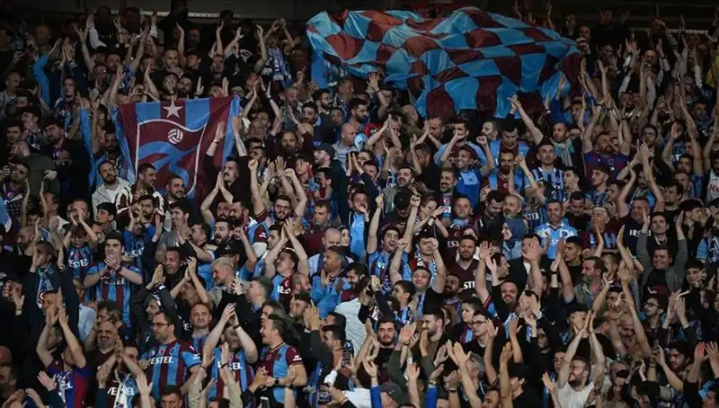 Trabzonspor-Galatasaray Maçında Biletler Hızla Tükeniyor!