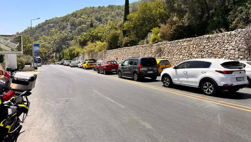Fethiye-Ölüdeniz Yolunda Tatilciler İçin Üç Kilometrelik Kuyruk Sırası