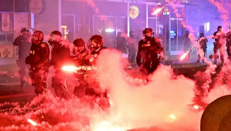 ABD'de Büyüyen İsyan: Los Angeles Protestoları Ülke Genelinde Genişliyor