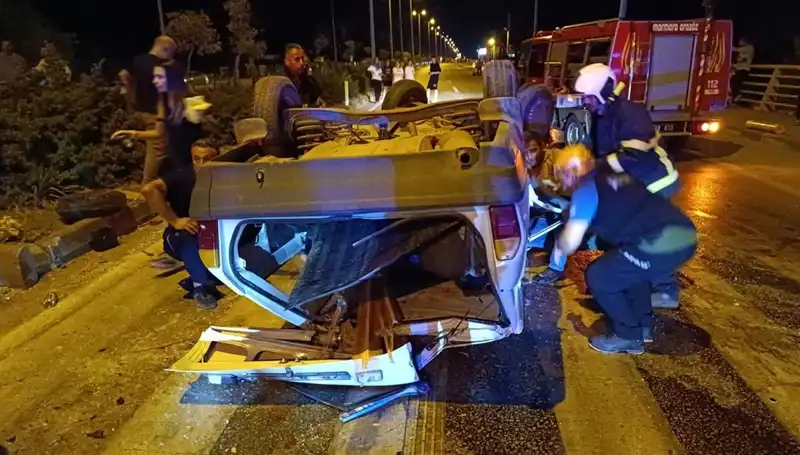 Kavşakta Feci Kaza: 2 Ağır, 7 Yaralı - Kaza Anı Güvenlik Kamerasında