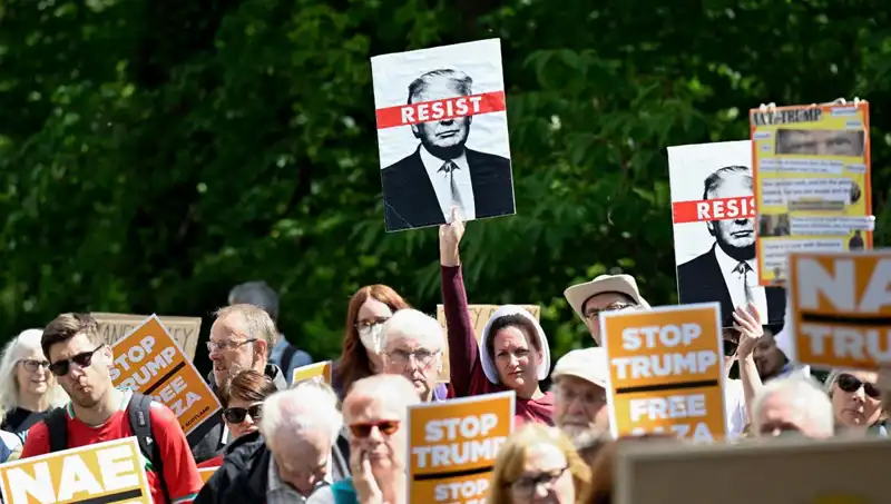 Trump’ın İskoçya Ziyareti: Golf Oynarken Protestolarla Karşılandı