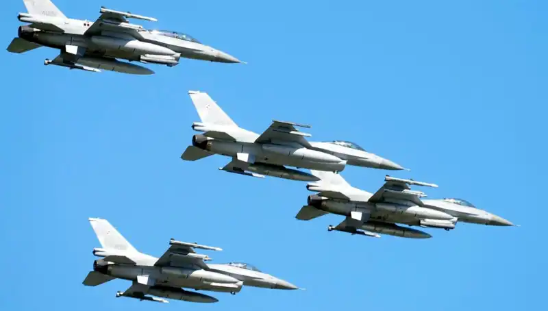ABD'nin F-16 Eğitimi: Ukrayna Pilotlarına 310 Milyon Dolarlık Yatırım