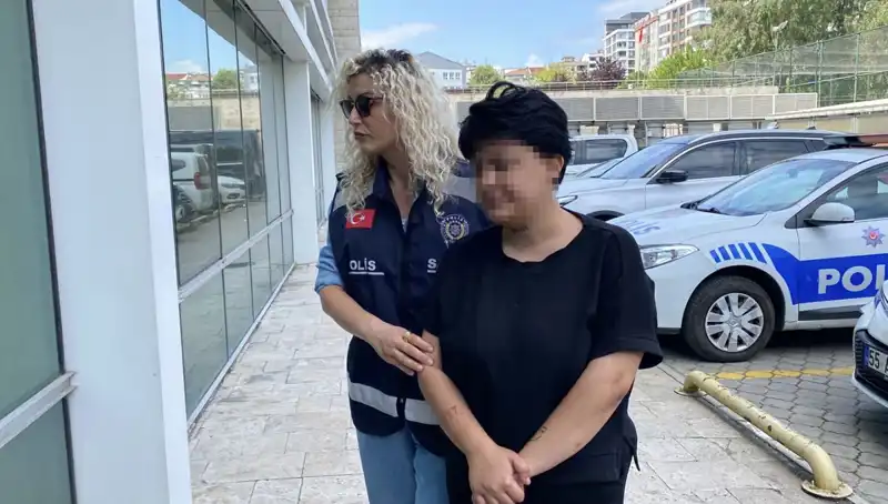 Annesini 11 Defa Bıçaklayan Genç Kızın Şok Edici İfadesi