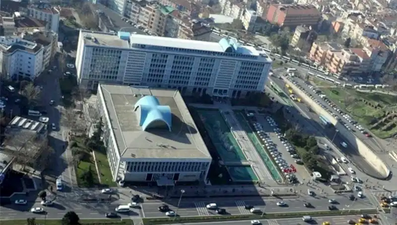 İBB Yolsuzluk Soruşturmasında Şaşırtıcı Gelişmeler: Şüpheliler Adliyeye Sevk Edildi