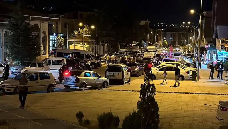 İki Aile Arasında Korkunç Kavga: 3 Yaralı, 1'i Ağır