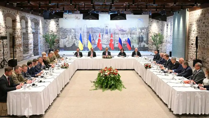 İstanbul'da Barış Zirvesi: Rus Heyeti Türkiye'ye Gelerek Yeni Dönemin Kapılarını Araladı