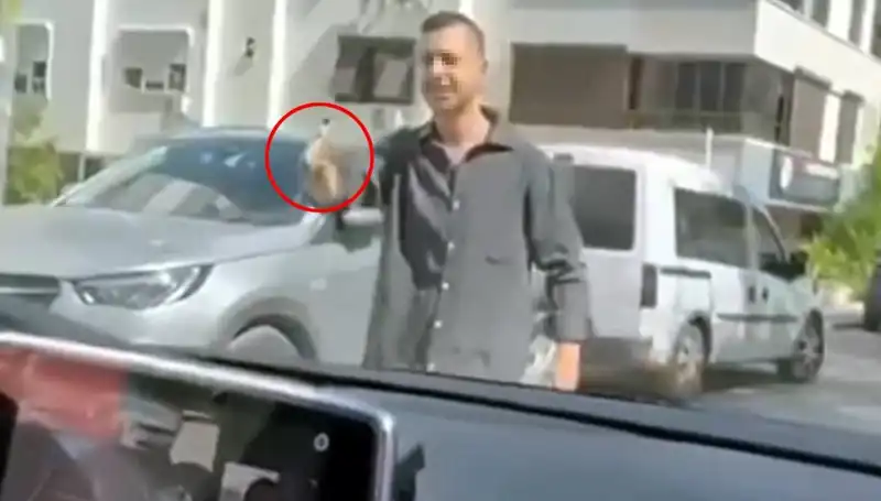Kadın Sürücülere Silah Çeken Adamın Cezası Belli Oldu: Adalet Yerini Buldu Mu?