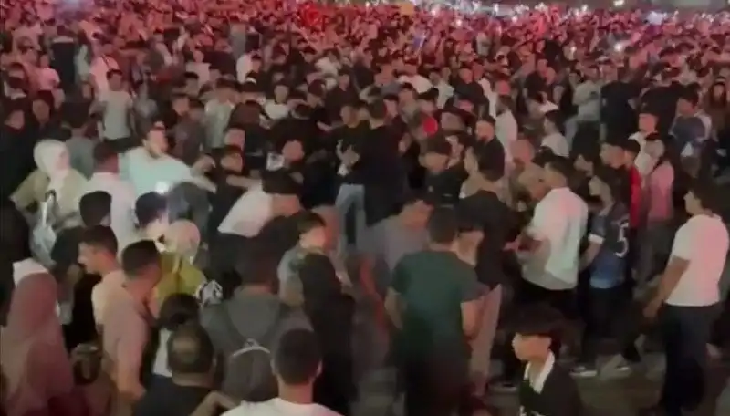 Konserde Bıçaklı Kavga: Neden İki Taraf Arasında Gerilim Yükseldi?