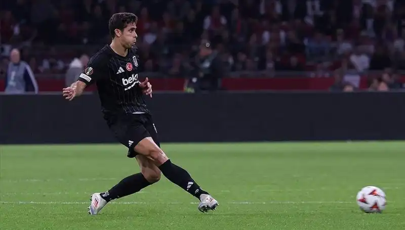 Beşiktaş’ta Derbi Öncesi Stoper Hattında Şok Gelişmeler