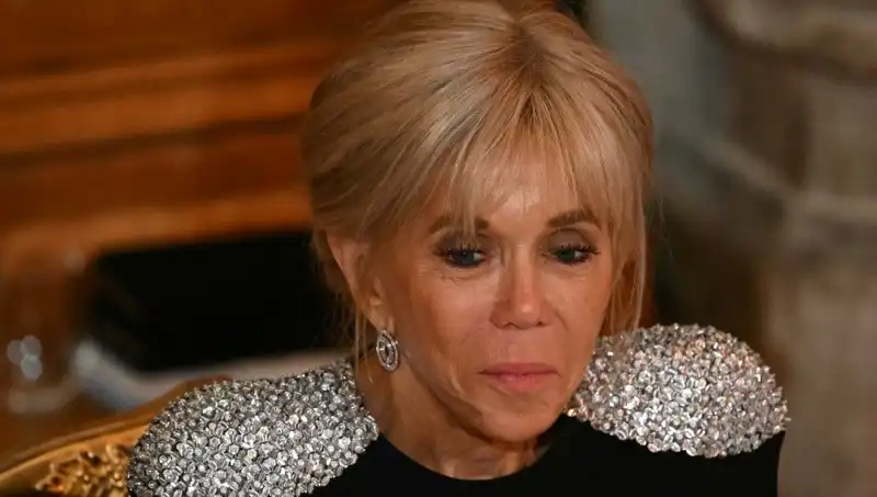 First Lady Davasında Şok Gelişme: “Erkek Olarak Doğdu” İfadesine Beraat!