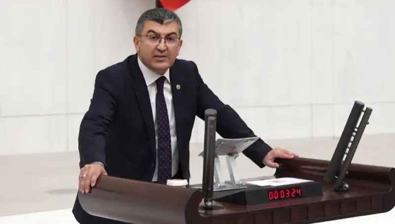 Hasan Ekici Gelecek Partisi'nden İstifa Etti: Siyasi Gelişmeler Ne Anlama Geliyor?