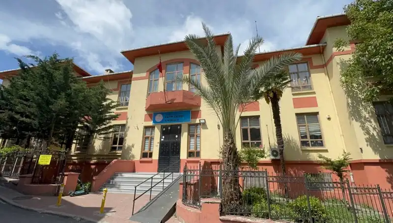 Depremzede Okullarda İkincil Tehlike: 4 Eğitim Kurumu Boşaltıldı