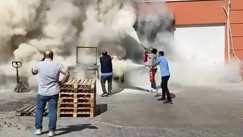 AVM Deposunda Yangın Paniği: Alışveriş Merkezinde Neler Oldu?