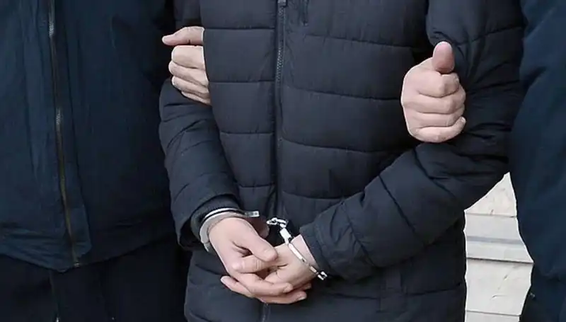 Sakarya'da 32 Yıldır Aranan Şahıs, Polisin Operasyonu ile Yakalandı