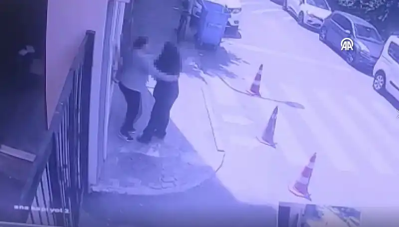 İstanbul'da Lise Tuvaletinde Yaşanan İnanılmaz Olay Herkesi Şaşırttı!