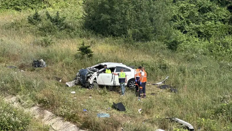 Kuzey Marmara Otoyolu'nda Şok Edici Kaza: Araç Şarampole Devrildi