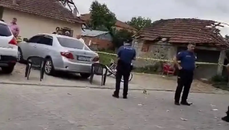 Korkunç Cinayetin Ardındaki Gizem: Tuvalette Yakalanan Şüpheli