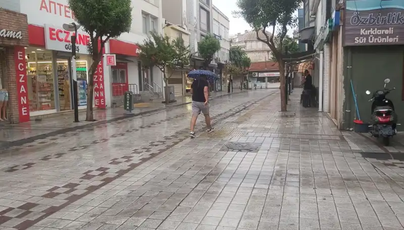 Kırklareli'de Sağanak Yağış Tarım Alanlarını Etkiledi: Ne Olacak?
