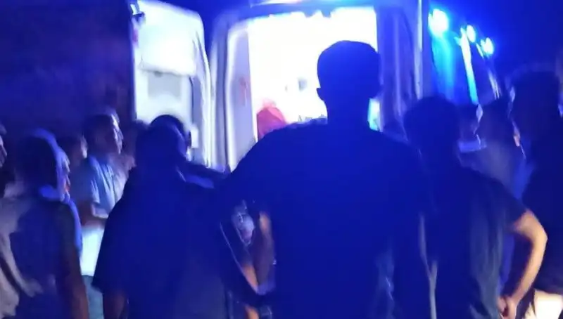 Otomobil Uçuruma Yuvarlandı: Sürücünün Hayatı Tehlikede!