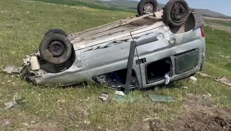 Konya'da Trafik Kazası: Otomobil Takla Attı, İki Yaralı Var