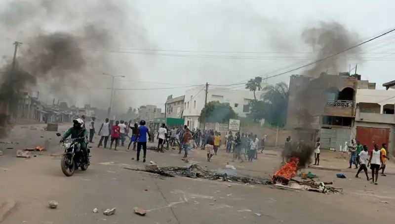 Togo'da Protesto Gösterileri: Nehirlerde 7 Ceset Bulundu, Halk Ayakta!