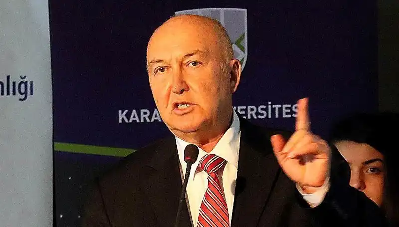 Prof. Dr. Övgün Ahmet Ercan'dan Korkutan Açıklama: Beyin Kanaması Geçirdi!