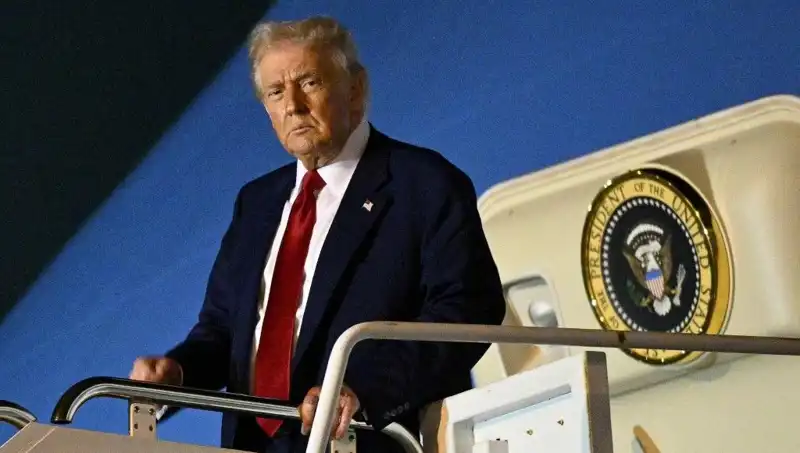 Katar'dan Trump'a Uçan 400 Milyon Dolarlık Jetin Gizemi Çözülüyor!