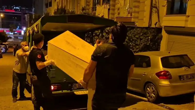 Esenyurt'ta Gizemli Ölüm: Genç Kadının Cansız Bedeni Bulundu