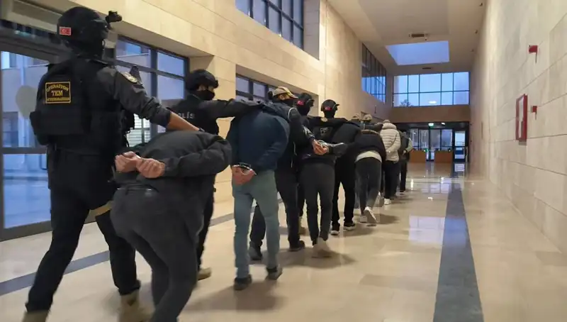 47 İlde DAEŞ Operasyonu: 298 Şüpheli Eş Zamanlı Olarak Yakalandı
