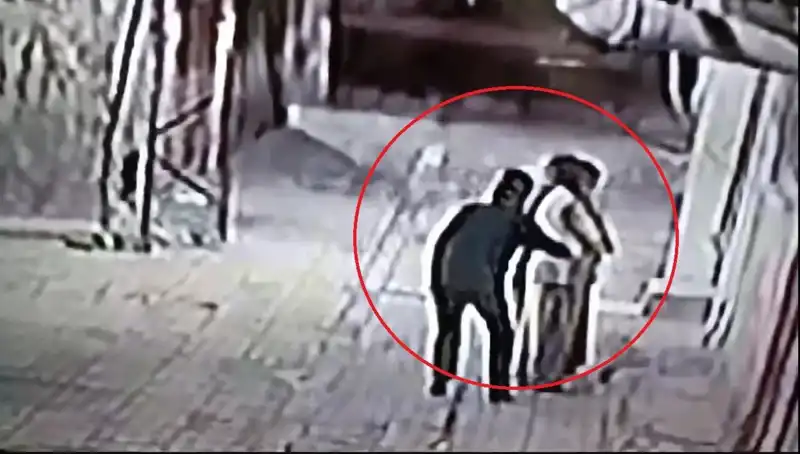 Güvenlik Güçleri, Pazarcı ve Simitçi Kılığına Girerek Kapkaççıları Çökertti