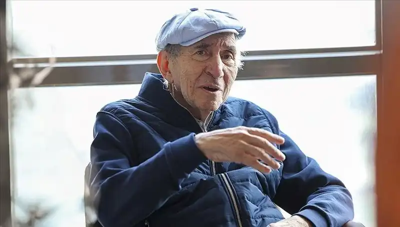 Altan Öymen'in Sağlığı Hakkında Son Gelişmeler: Yoğun Bakımda Tedavisi Devam Ediyor