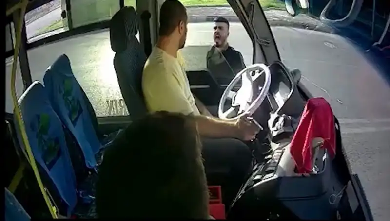 Antalya’da Otobüs Şoförüne Saldıran Zanlı Yakalandı: Detaylar Ortaya Çıktı