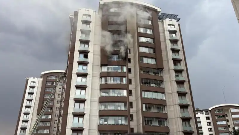 Ankara'da 14 Katlı Binada Yangın: Can Pazarı ve Kurtarma Mücadelesi