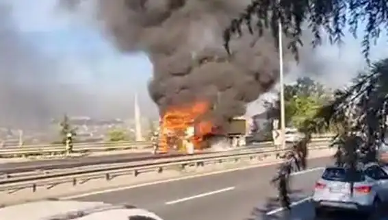 D-100'de TIR Yangını Feci Kazalara Neden Oldu: Trafik Durma Noktasına Geldi