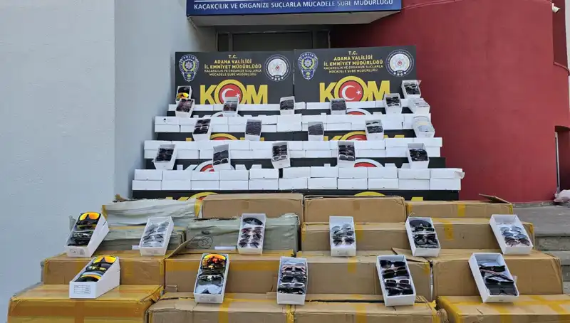 Adana’da Yüzbinlerce Lira Değerinde Kaçak Güneş Gözlüğü Ele Geçirildi
