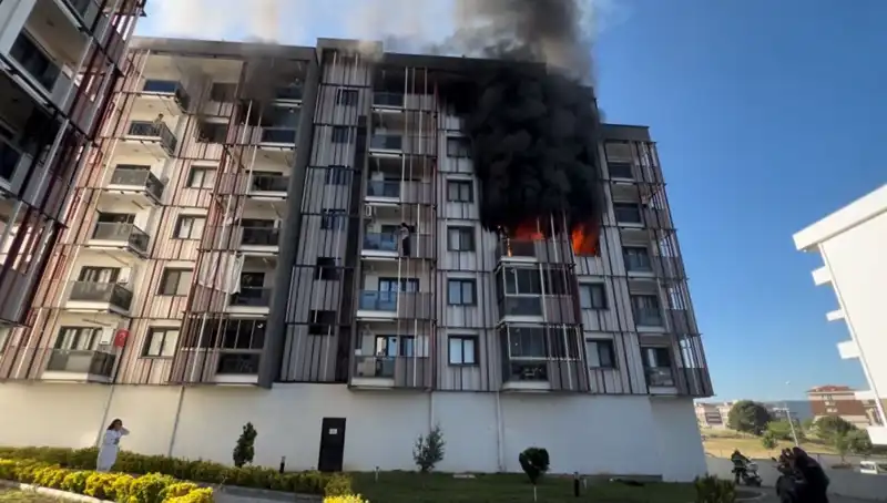 Çanakkale'de Sabahı Yangınla Karşılayan İlçe: Korku Dolu Anlar!